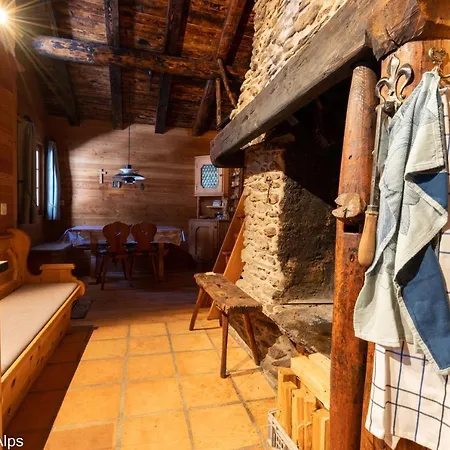 Chalet Haus Zer Traechu Saas-Almagell